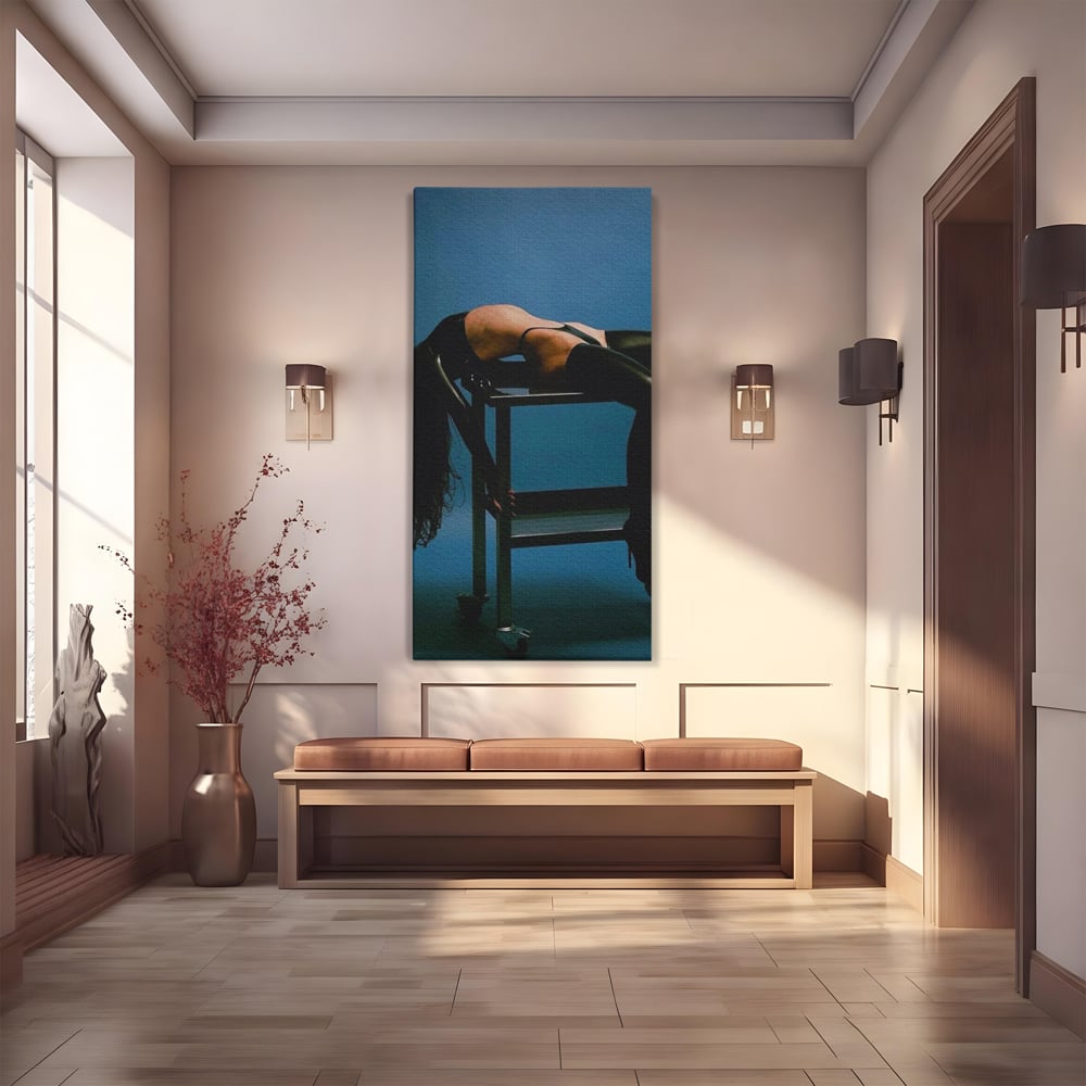 Tablou canvas cu tablou canvas cu silueta curbata pe masa, fara rama, pe sasiu de lemn
